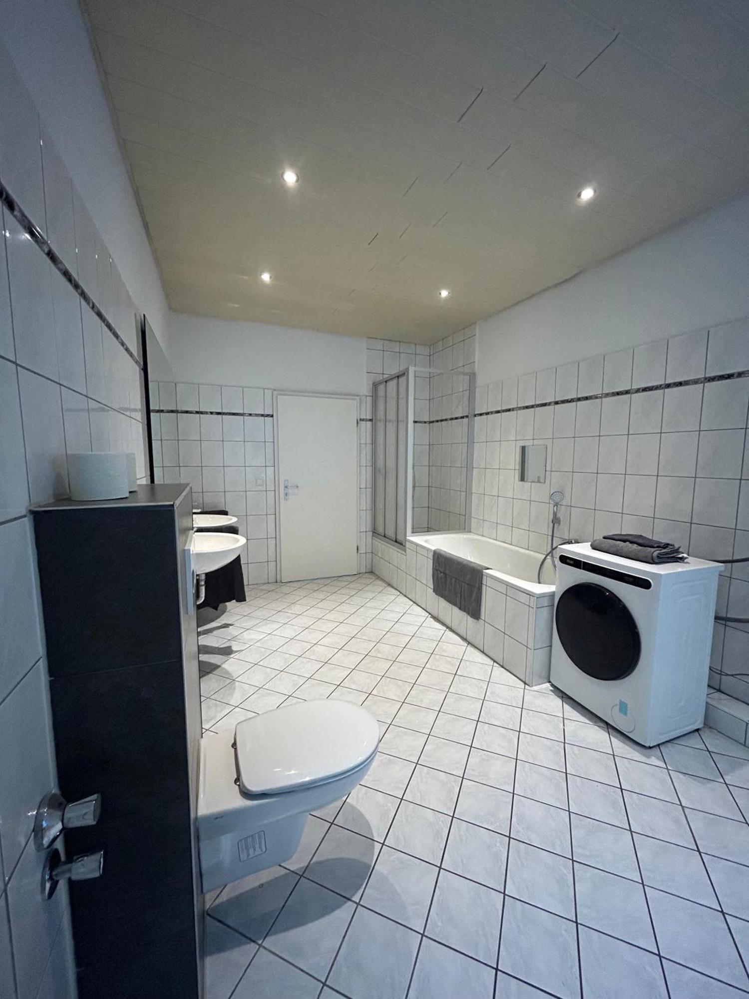 Gemuetliche Ferienwohnung - Voll Ausgestattet, Zentral Aber Ruhig ! Wuppertal Extérieur photo